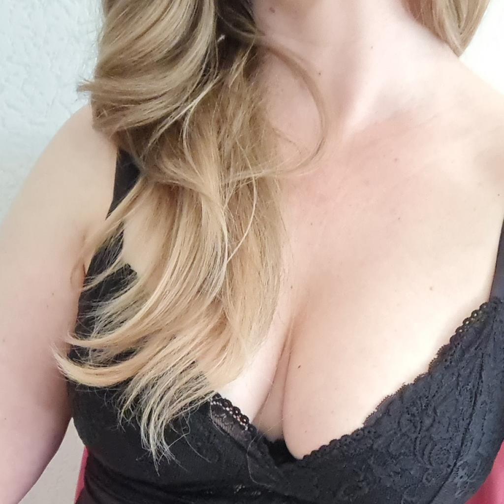 CurvyNova CurvyNova