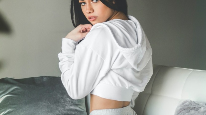 Yellowmodel19