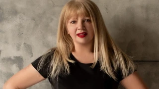 1FashionWoman snapshot 2