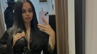 HannahIssa snapshot 3
