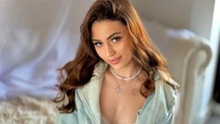 LarissaSweet snapshot 18