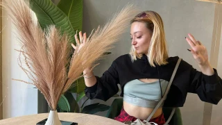MelaniOrange snapshot 20
