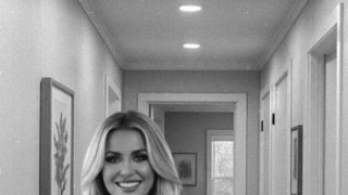 Mia-blondie snapshot 10