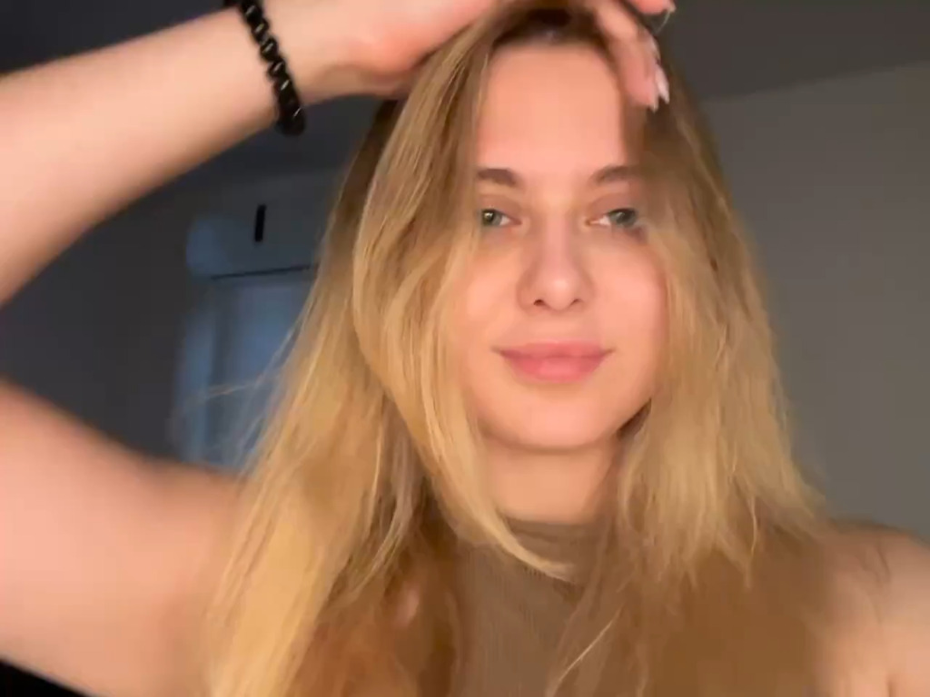 AliceWander-flirting.mp4