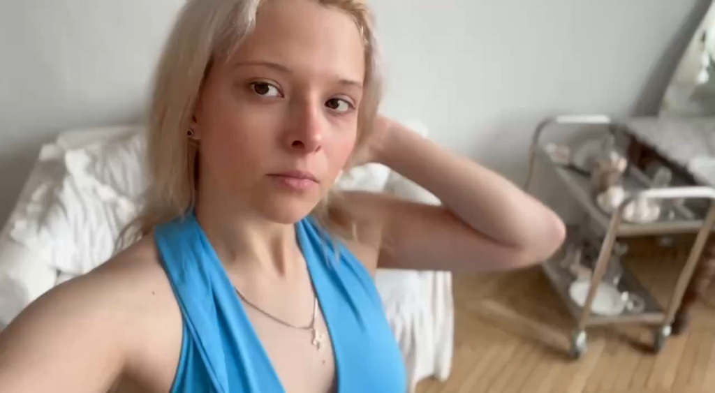 video-AliceWeiss-is-een-geil-Russisch-sletje.mp4