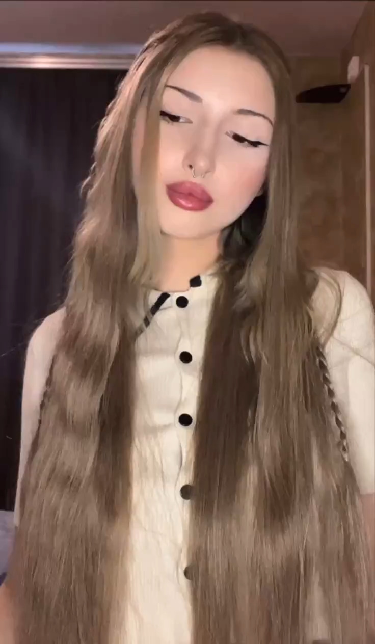 AlinaBlayne-webcam-video-1-me.mp4