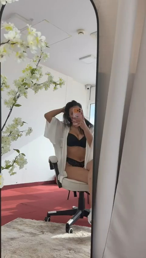 AngelicFox-webcam-video-1-Um-sexy-body.mp4