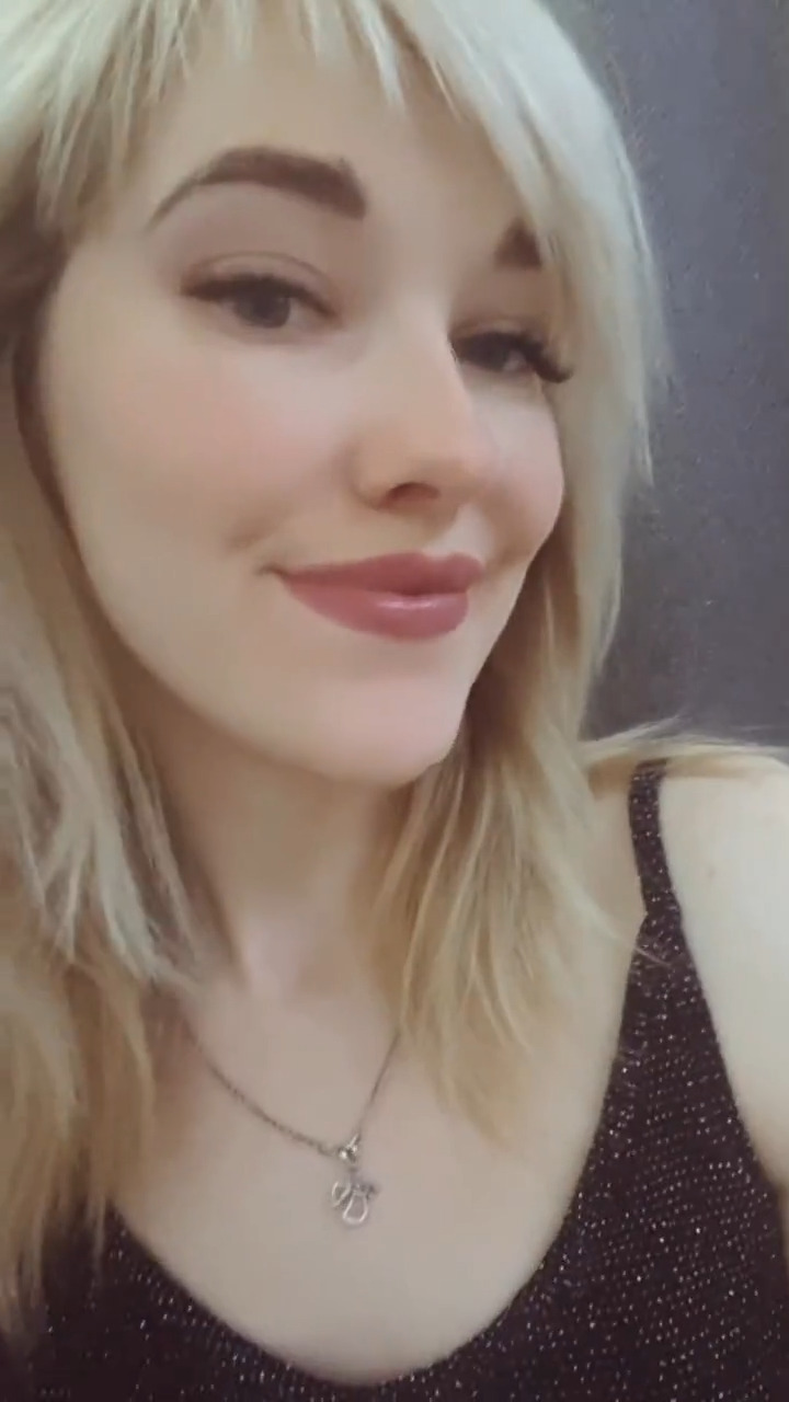 Annamalins-GREAT-DAY-FOR-SUCKING-DICK.mp4