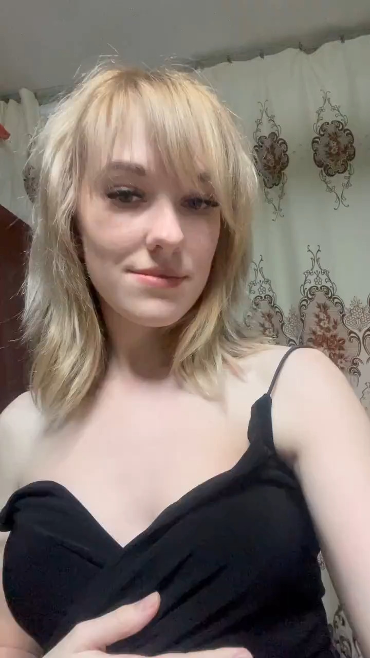 Annamalins-webcam-video-6-Dressss.mp4