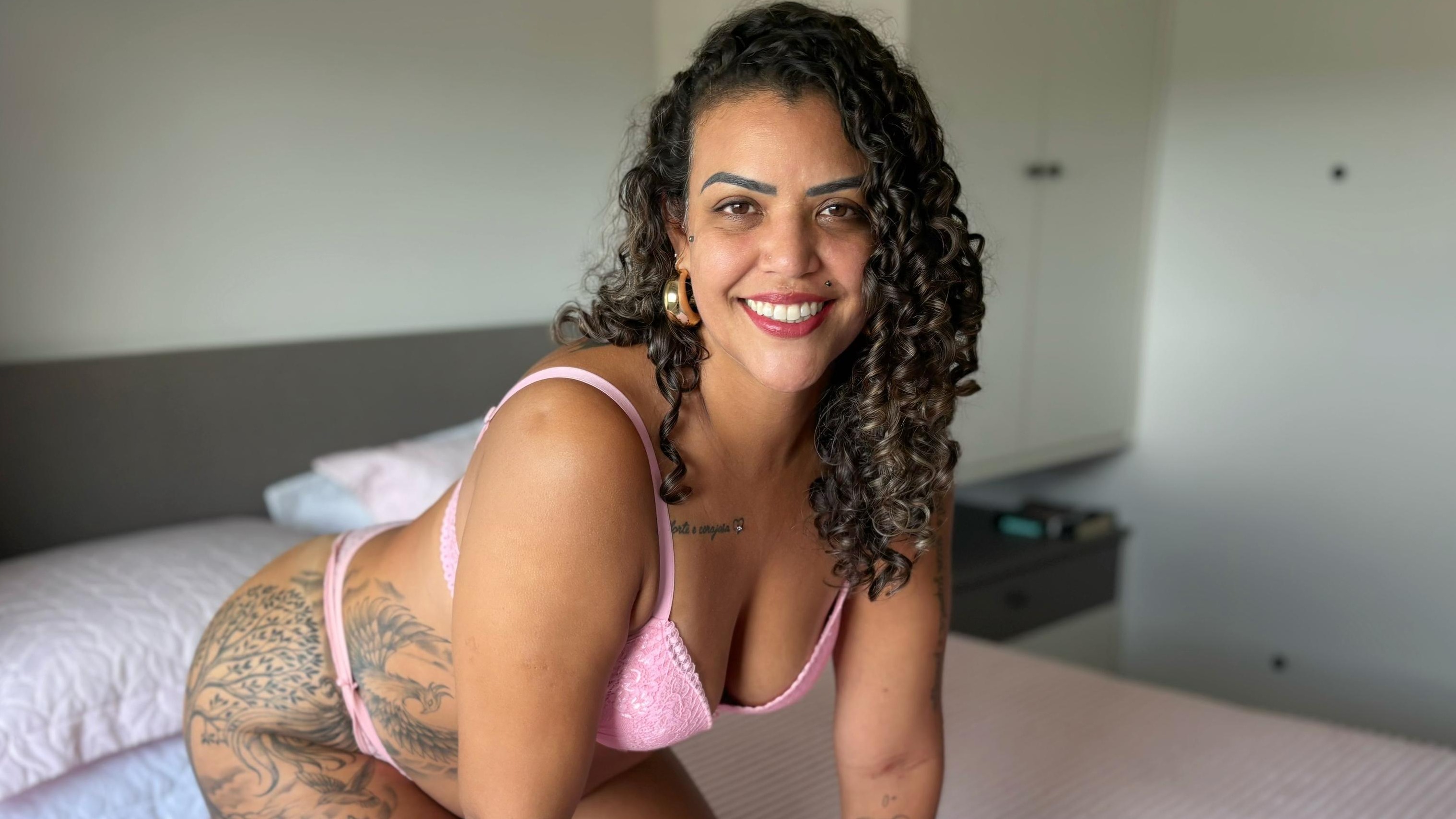 webcam-bisexuele-jonge-tienermeid-Annika--Cup-D-1775143708670.mp4