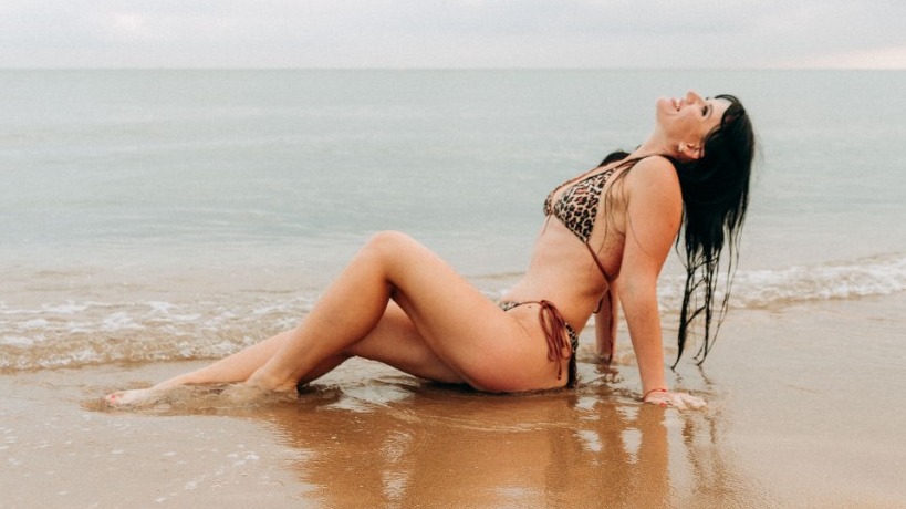 webcam-Milf-vrouw-ArianaKiss-Cup-H-1761759024095.mp4