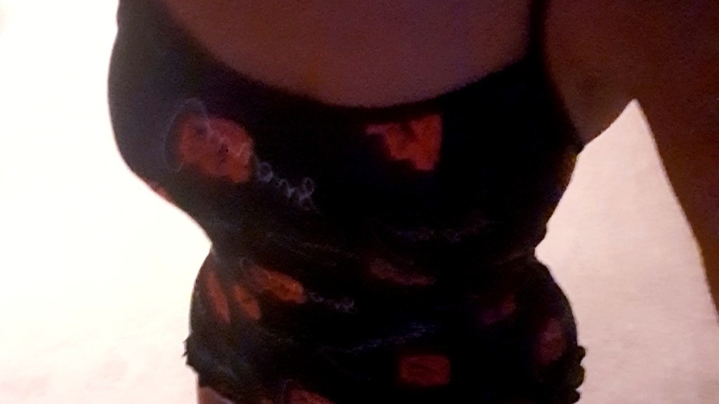 webcam-rijpe-vrouw-CiciNice-Cup-B-1771865465643.mp4