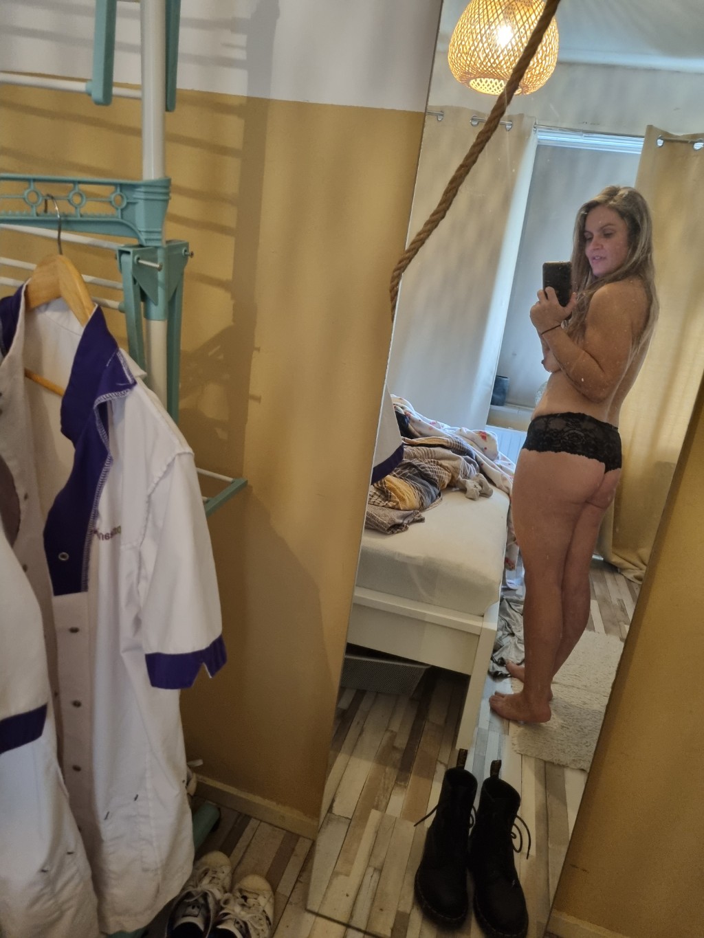 webcam-bisexuele-Milf-vrouw-Couplefenk-Cup-B-1750022254222.mp4