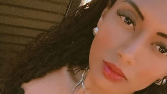 webcam-bisexuele-jonge-vrouw-DaphneX-Cup-B-1763753919965.mp4