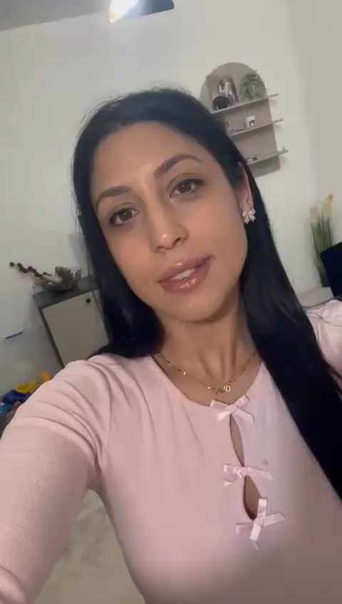DessiMissy-webcam-video-1-Teasing-you-a-bit.mp4