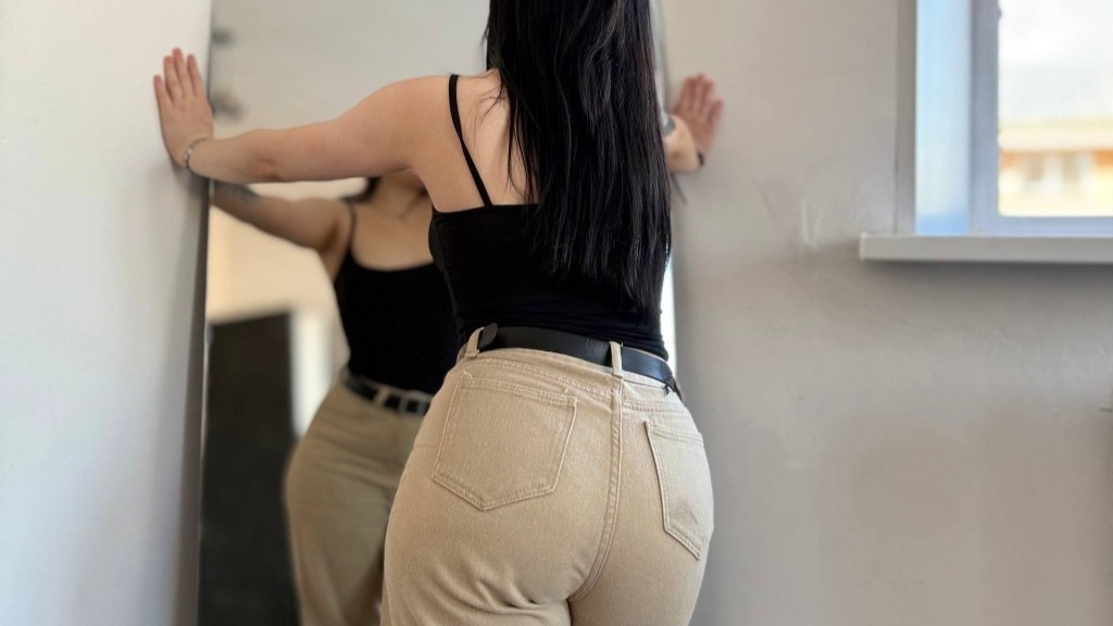 webcam-bisexuele-geile-jonge-vrouw-DianaXLove-Cup-C-1758561669723.mp4