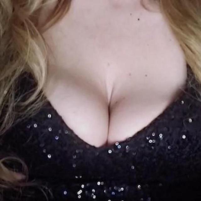 webcam-jonge-vrouw-Djelina-Cup-H-1766275894708.mp4