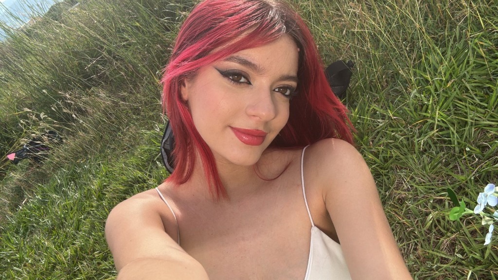 webcam-bisexuele-jonge-tienermeid-ElizabethKitty-Cup-A-1764247324995.mp4