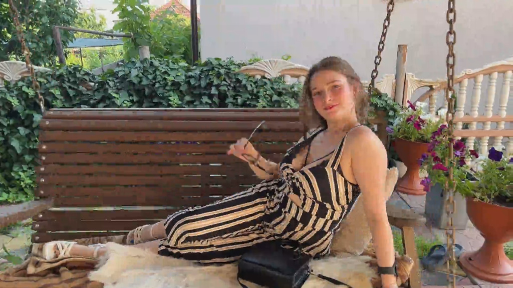 Emilia09-webcam-video-1.mp4