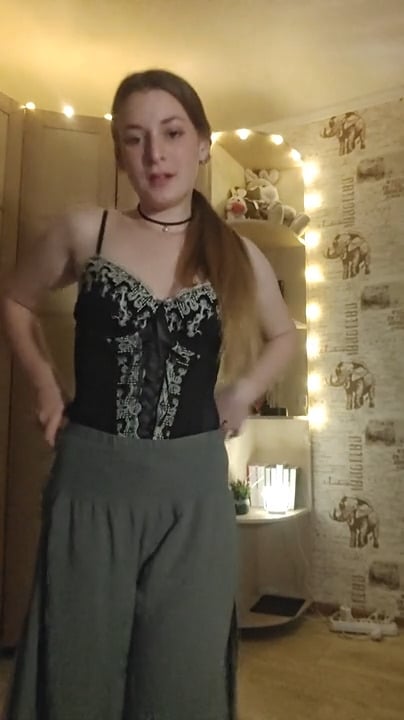 video-Emilia99-a5fc4ab74f0870e9284885b5a1fcf064.mp4