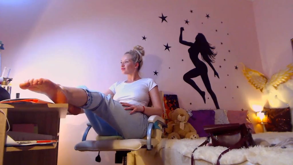 EmillyMiller-webcam-video-5-teaser.mp4