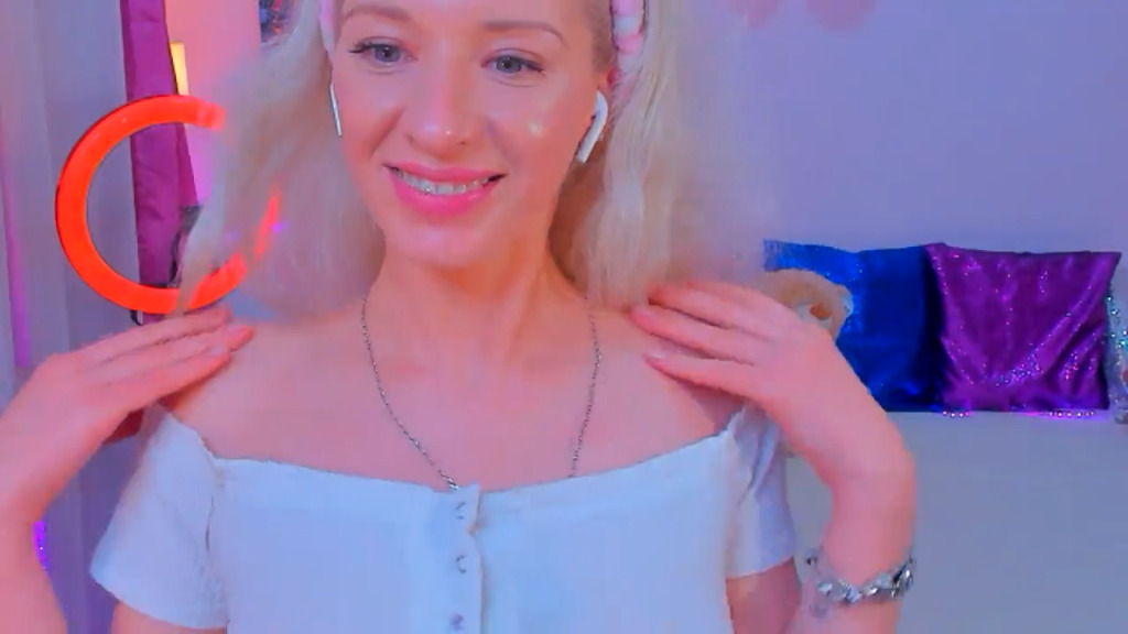EmillyMiller-webcam-video-6-cute-girl.mp4