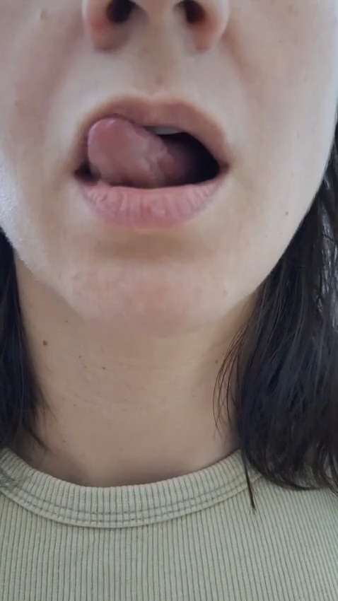 EvaBreda-wil-jouw-geile-sperma-slikken.mp4