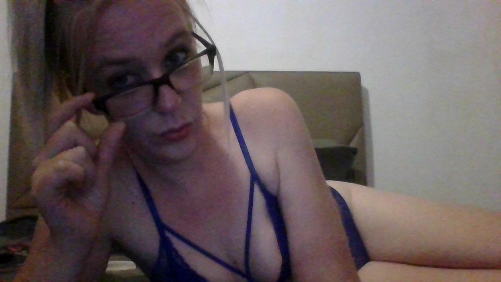 webcam-jonge-vrouw-hotgeilbun-Doggystyle-en-misonaris-69-Cup-B-1754295435748.mp4