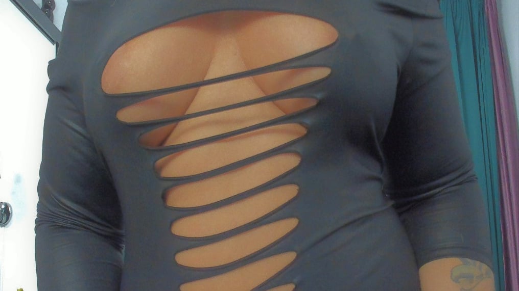 webcam-rijpe-vrouw-HOTKRYSTAL-Cup-B-1763003919744.mp4