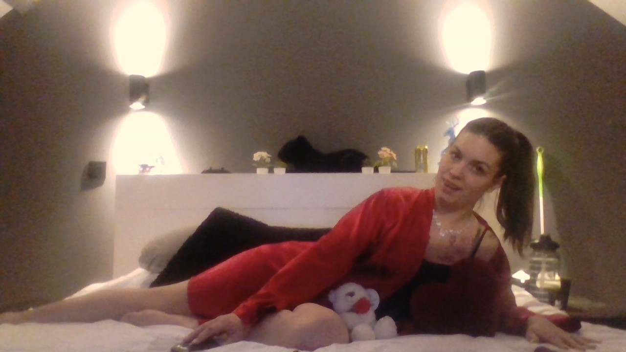 webcam-bisexuele-jonge-vrouw-hotmama94-doggy-69-girl-on-top-Cup-B-1739131143293.mp4