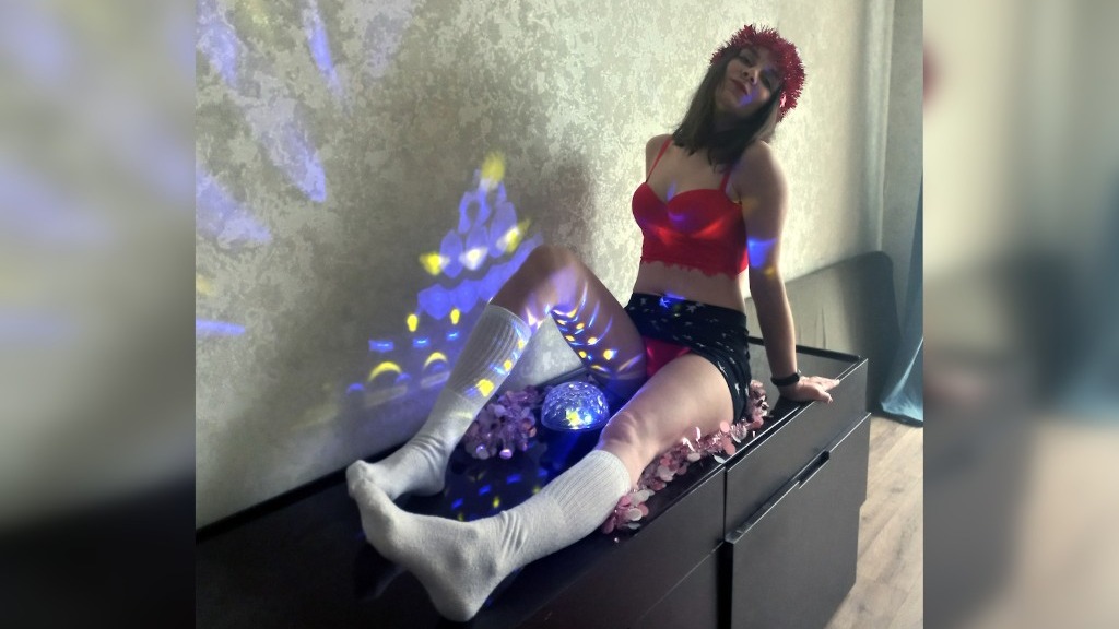 webcam-bisexuele-jonge-vrouw-IceIceCram-Cup-H-1741283354213.mp4