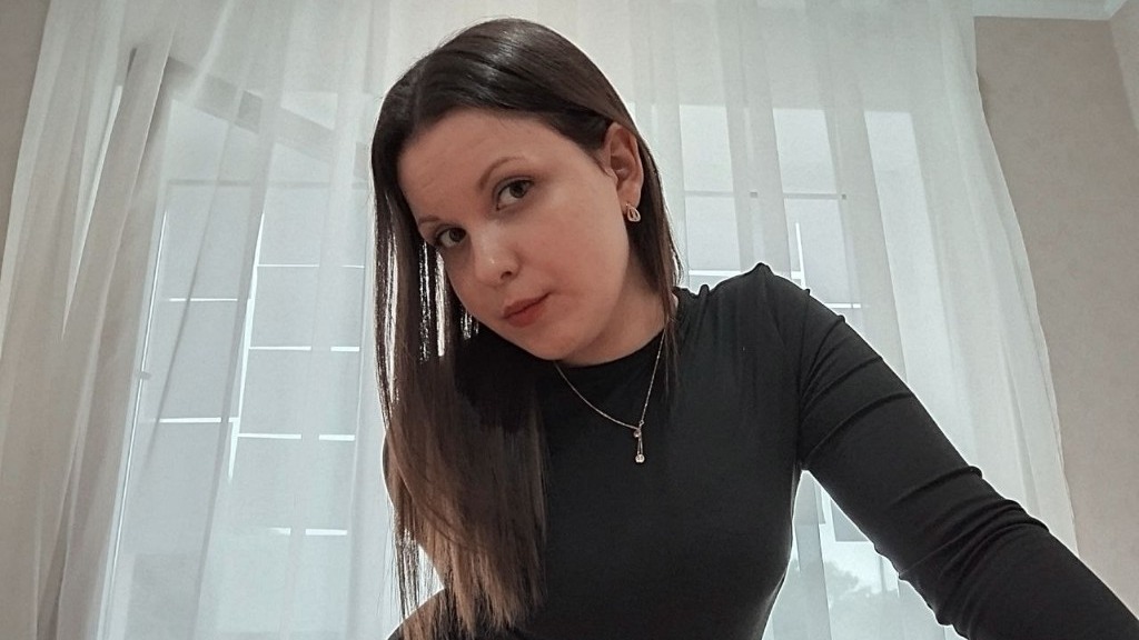 webcam-bisexuele-geile-jonge-vrouw-Jessyka45-Cup-B-1754825130304.mp4