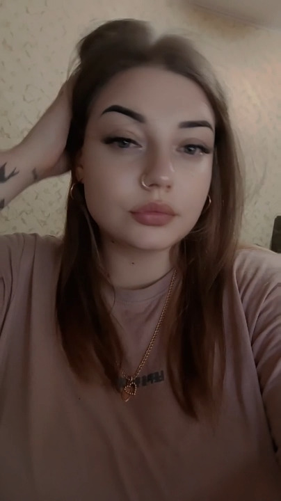 webcam-jonge-vrouw-Katya-25-Cup-D-1782172643461.mp4