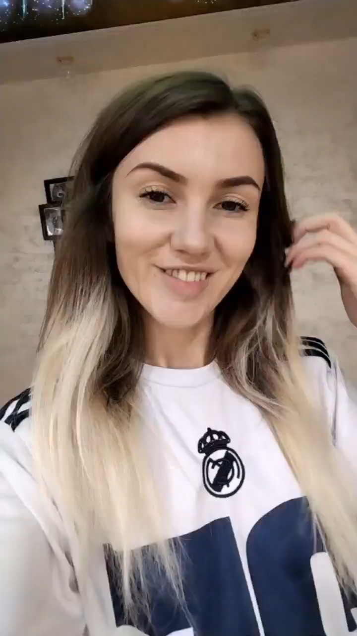 LesyaQWhite-webcam-video-1-hi.mp4