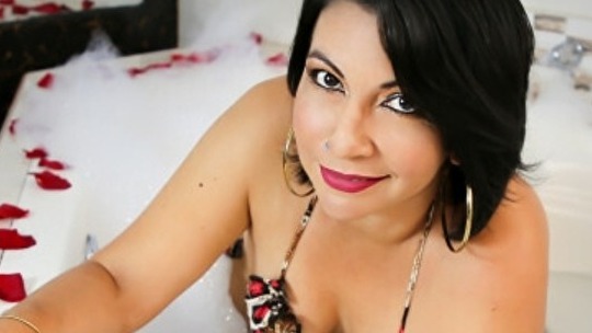 webcam-bisexuele-Milf-vrouw-Lorenfox-Cup-B-1741637803449.mp4