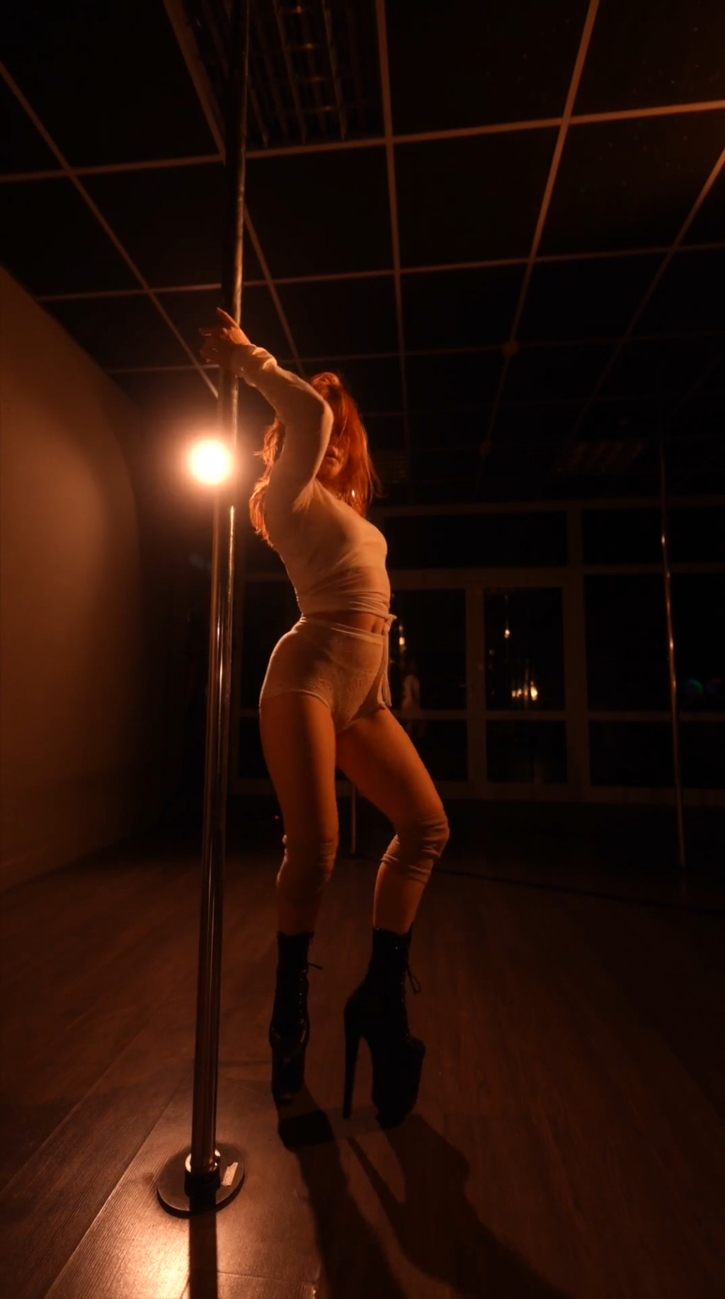 lumuon-webcam-video-1-pole-dancing.mp4