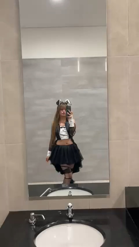 Madisson-Happy-Halloween-from-your-personal-fuck-bunny.mp4
