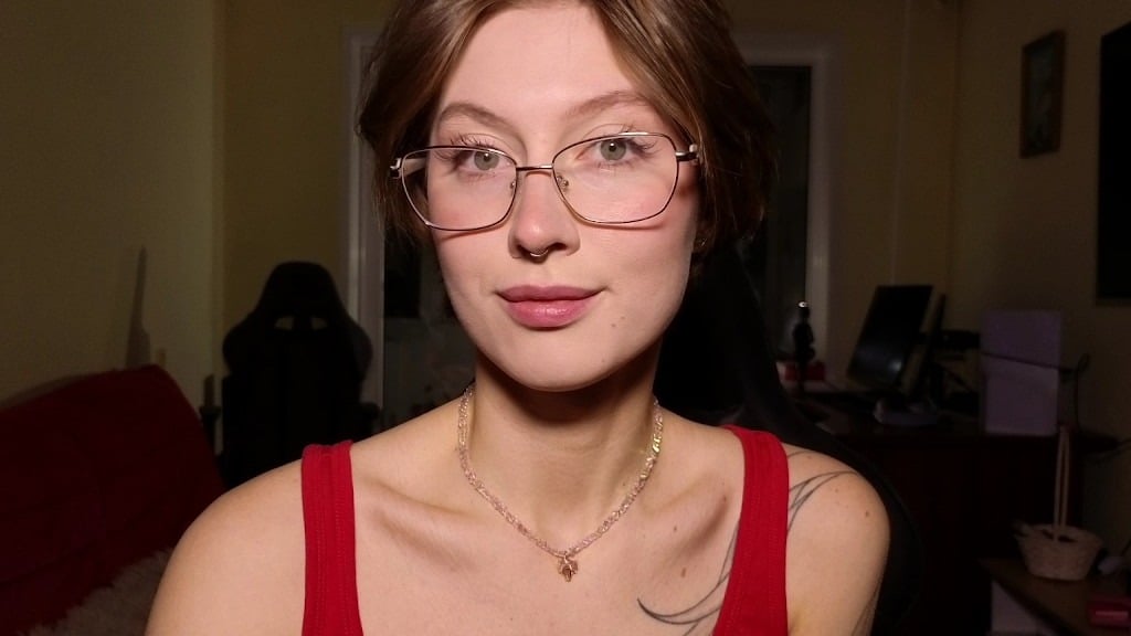 webcam-bisexuele-geile-jonge-vrouw-malvina-sandwich-Cup-C-1765607724721.mp4