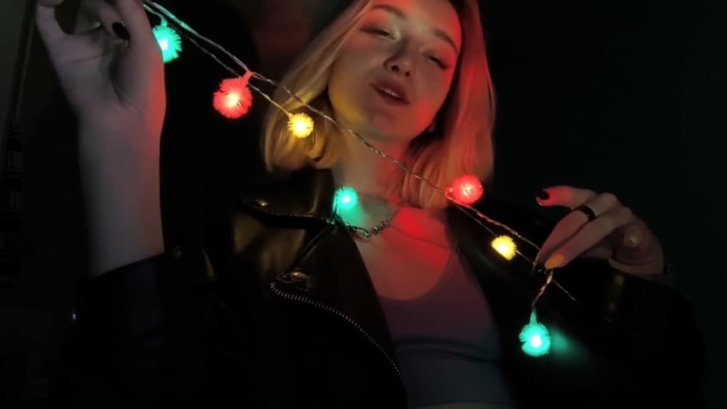 MelaniOrange-webcam-video-2-Christmas-or-New-year.mp4