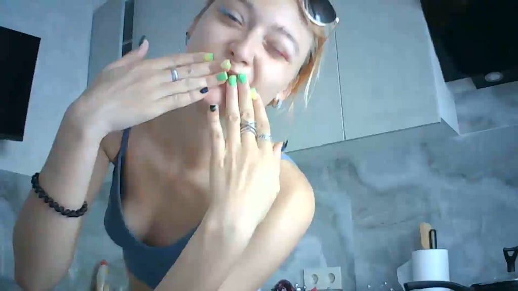 MelaniOrange-webcam-video-7-dance-dance.mp4