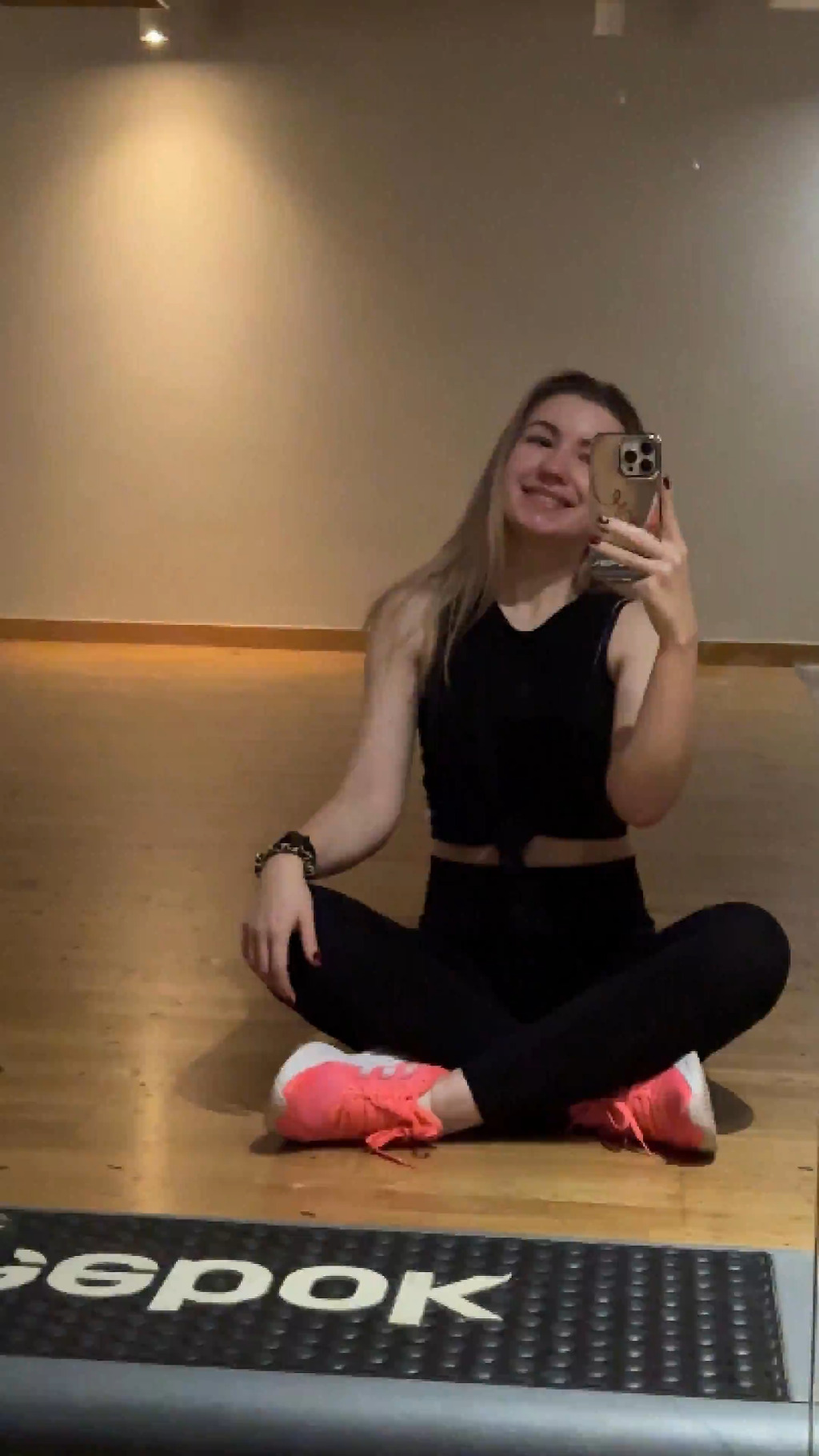 MiaJuicy-webcam-video-6-Gym.mp4