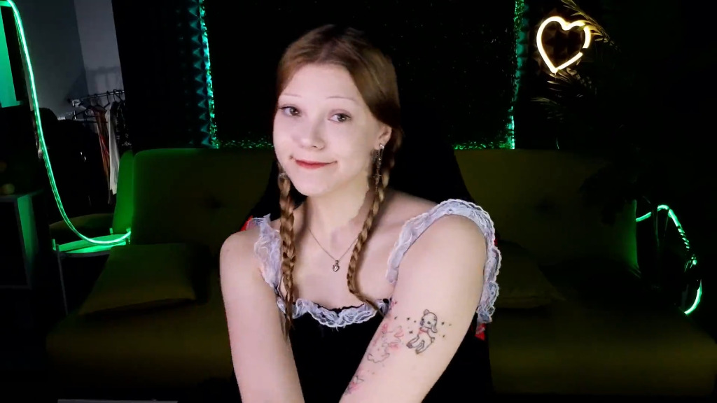 MiaWhisper-webcam-video-1-HI-GUYS.mp4