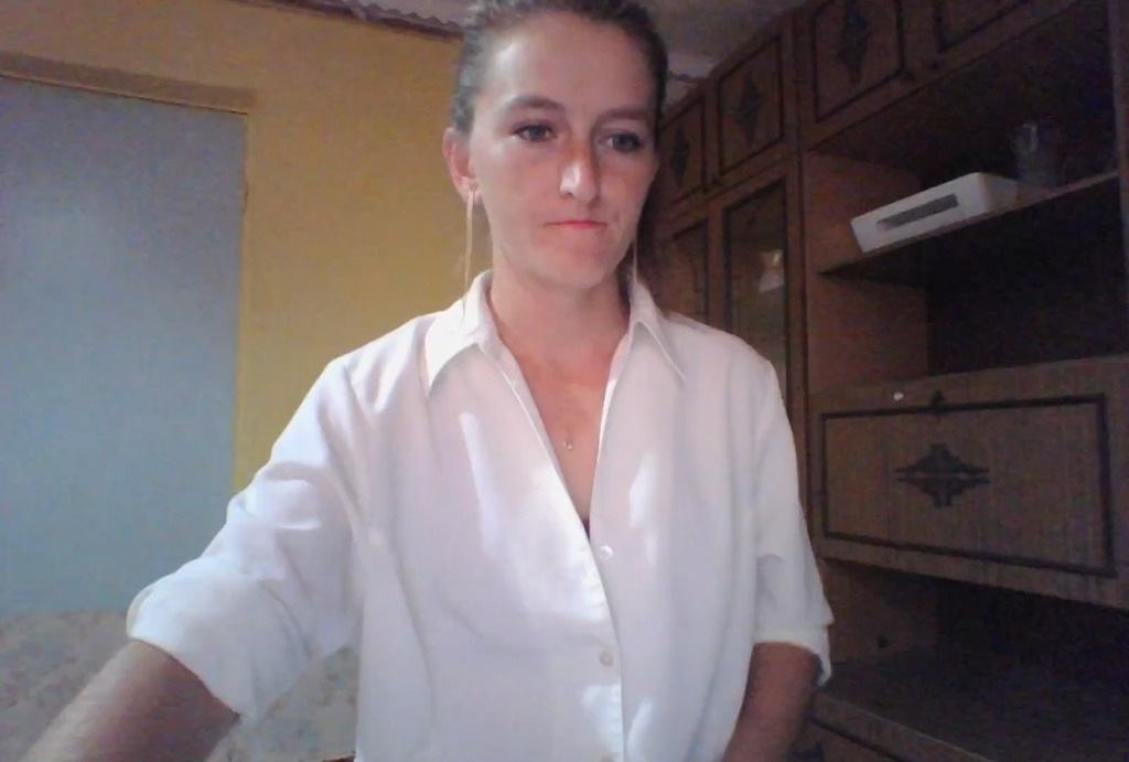 peoplechill-webcam-video-1-Mmm.mp4