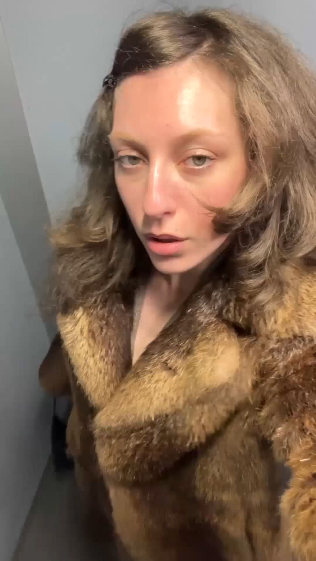 prettybby-webcam-video-1-Prettybby-in-fur.mp4