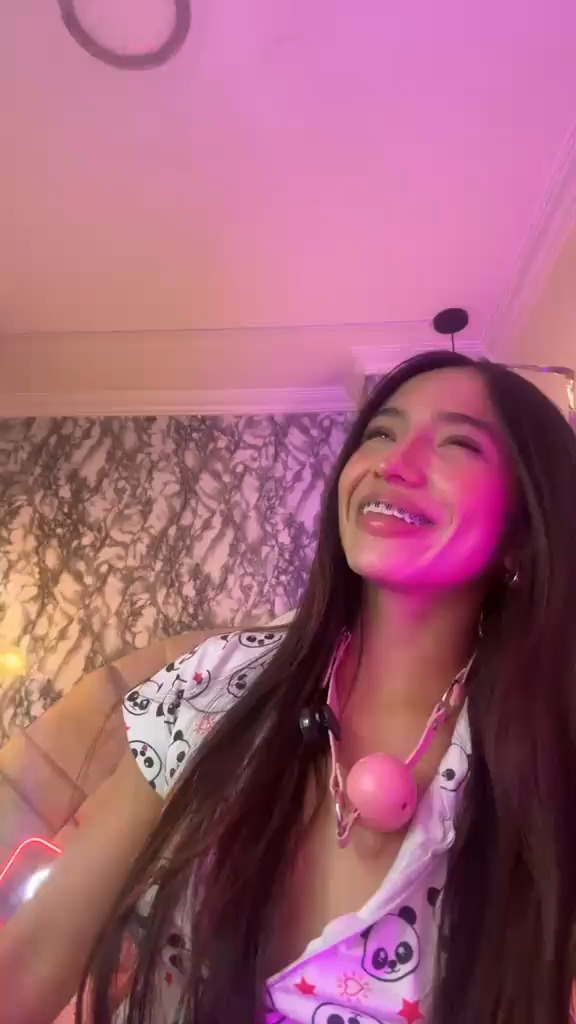 Queenblaze-webcam-video-2-The-most-dangerous-pajamas-you-ll-see-today.mp4