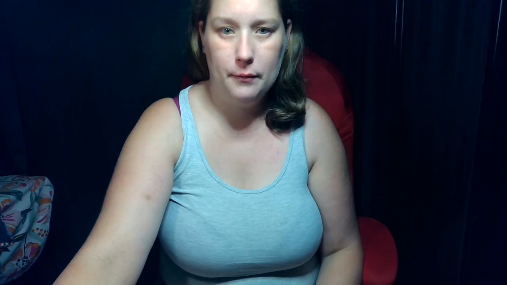webcam-Milf-vrouw-sexydame-er-boven-op-vind-heerijk-om-soms-eens-de-controle-te-hebben-Cup-D-1759527846050.mp4