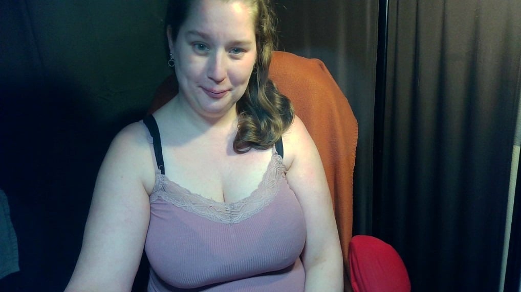 webcam-Milf-vrouw-sexydame-er-boven-op-vind-heerijk-om-soms-eens-de-controle-te-hebben-Cup-D-1769436494849.mp4