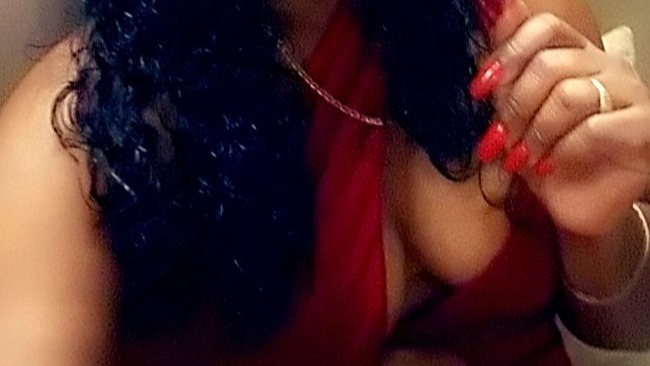 webcam-jonge-vrouw-shielz-Cup-B-1712915875227.mp4