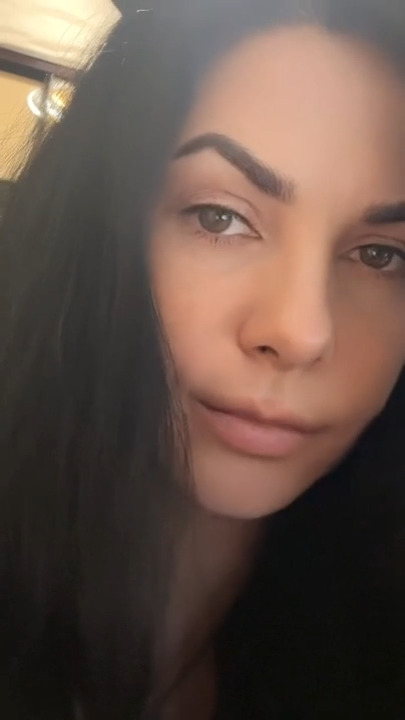 webcam-bisexuele-jonge-vrouw-SKYNate-Cup-C-1766411217895.mp4