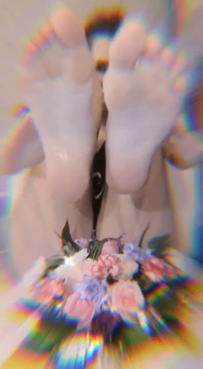 SweetBeee-webcam-video-5-footfetish-feet-foot-fetish.mp4